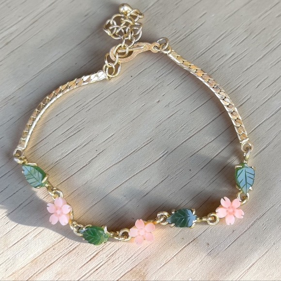 Vintage Jewelry - Vintage Jade And Coral Rose Bracelet